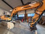Escavatore idraulico Hyundai HX220L con impianto di perforazione - immagine 4