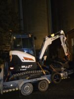 Miniescavatore Bobcat E27 con rotore basculante e pinza